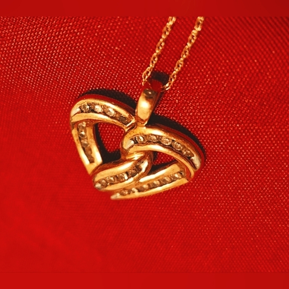 10KT Forever Diamond Yellow Gold Pave Diamond Twisted Heart Pendant Necklace 20" - Picture 13 of 16